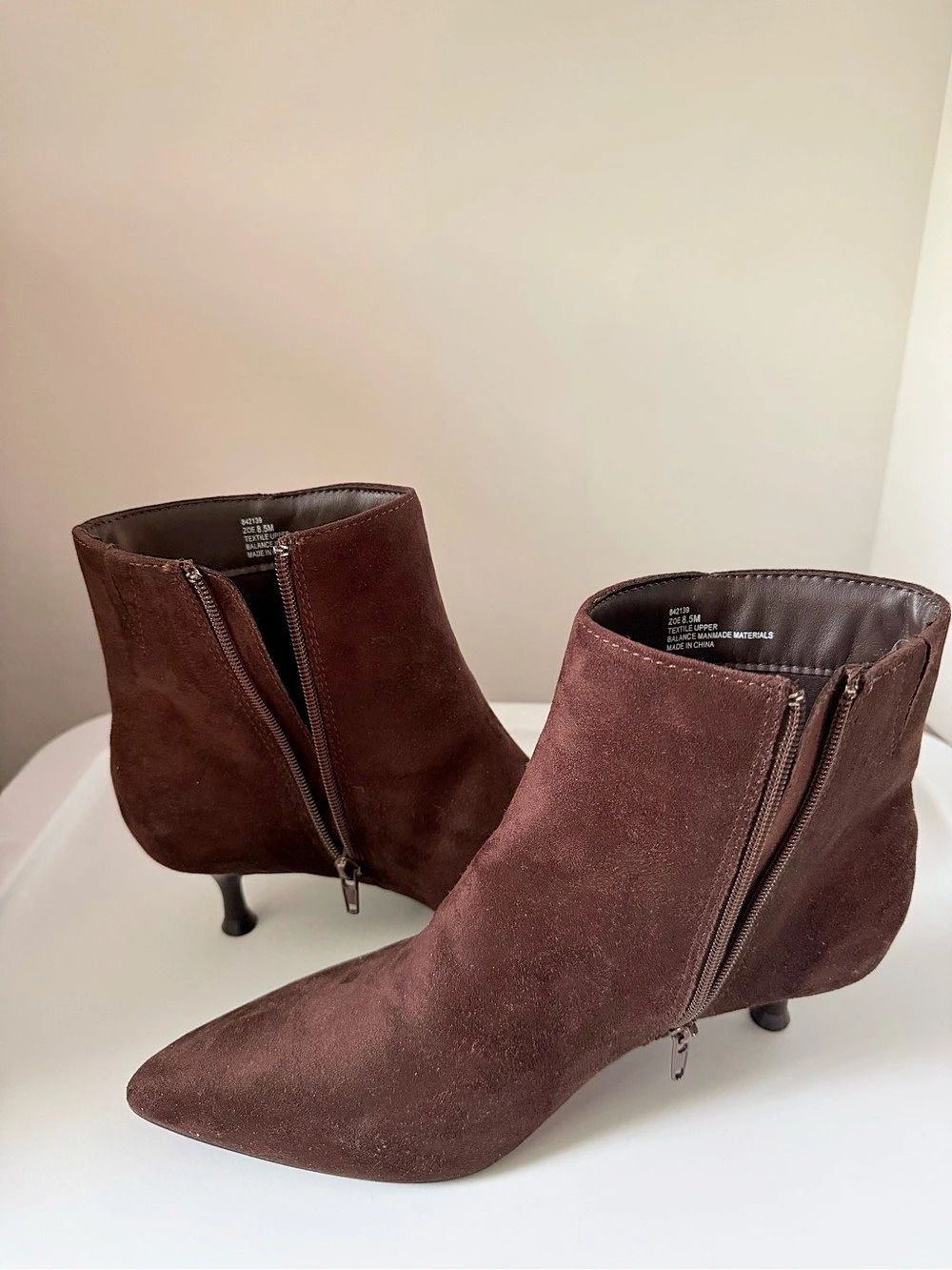 Pointed Toe Heeled Ankle Boots in Brown US 8.5